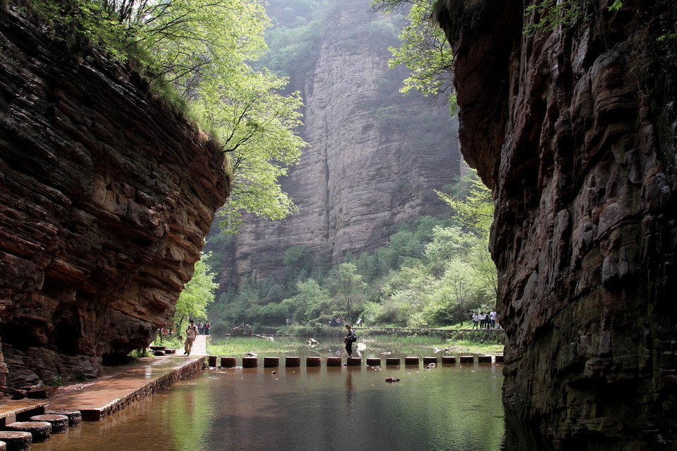 洛陽龍?zhí)洞髰{谷旅游