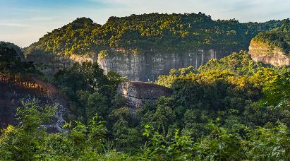 【純玩】<英德仙橋地下河景區(qū)+韶關(guān)丹霞山3天團(tuán)>入?。河⒌潞Ｂ輫?guó)際酒店+韶關(guān)豐源溫泉酒店