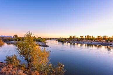 景點(diǎn)：額爾齊斯河